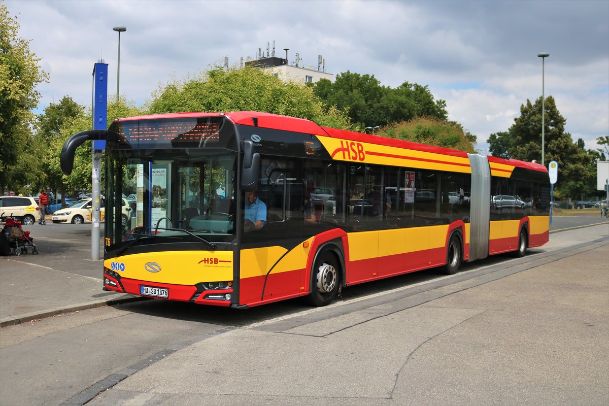 Hanauer Straßenbahn Solaris Urbino 18 Wagen 76 am 12.07.18 in Hanau Hauptbahnhof
