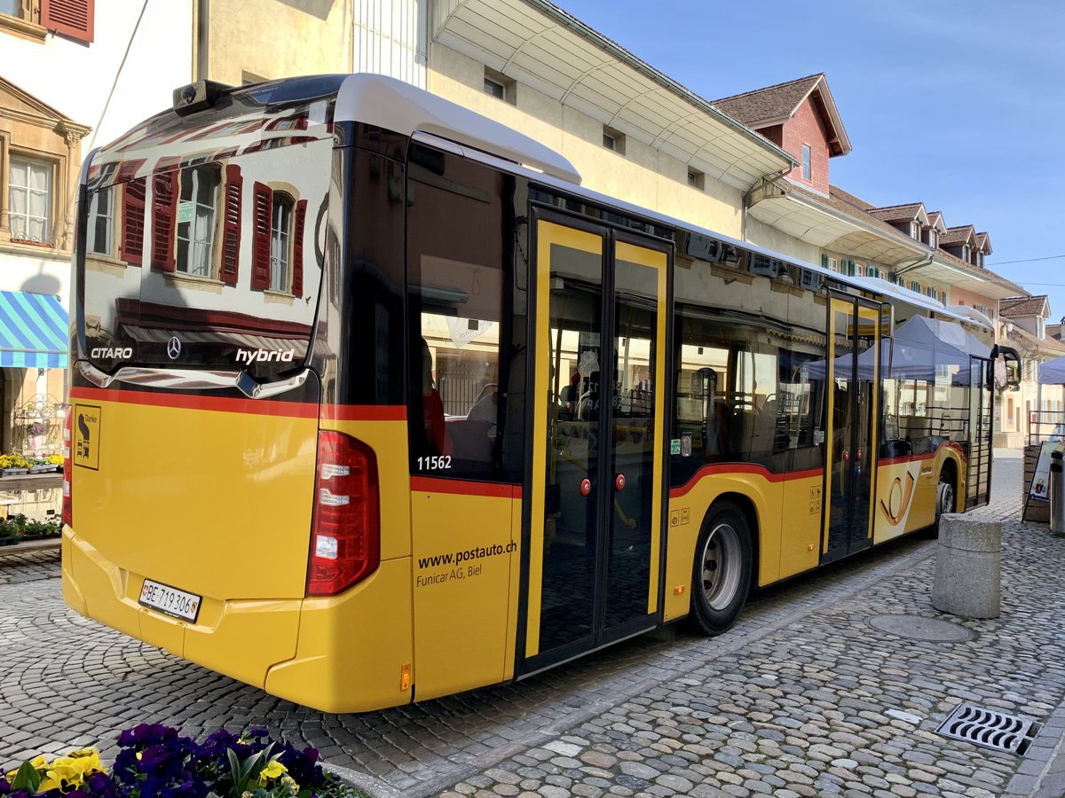 Heckansicht MB C2 hybrid '11562' vom PU Funicar AG, Biel (Eurobus, Erlach) am 29.3.21 im Stedtli Erlach.
