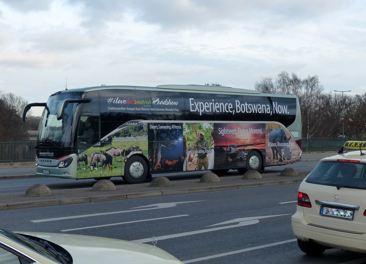 Heserbus GmbH - Setra S 515 HD, Roadshowbus -   'Experience ilovebotswana' (Partnerland /ITB 2017) , bei mäßigem Wetter in Berlin /Flughafen Tegel, März 2017.