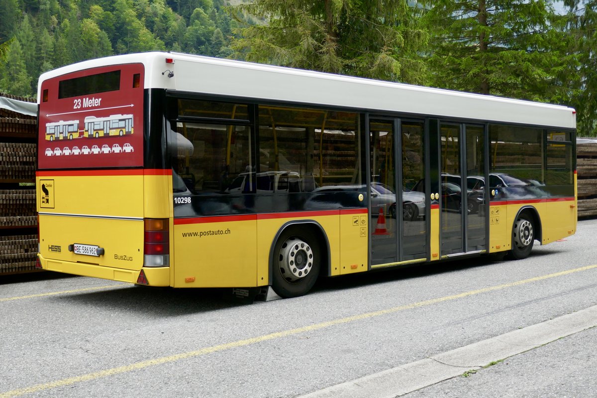 HESS Buszug Anhänger ex VBL am 16.9.18 auf dem Parkplatz der Schilthorn Bahnen in Stechelberg parkiert.