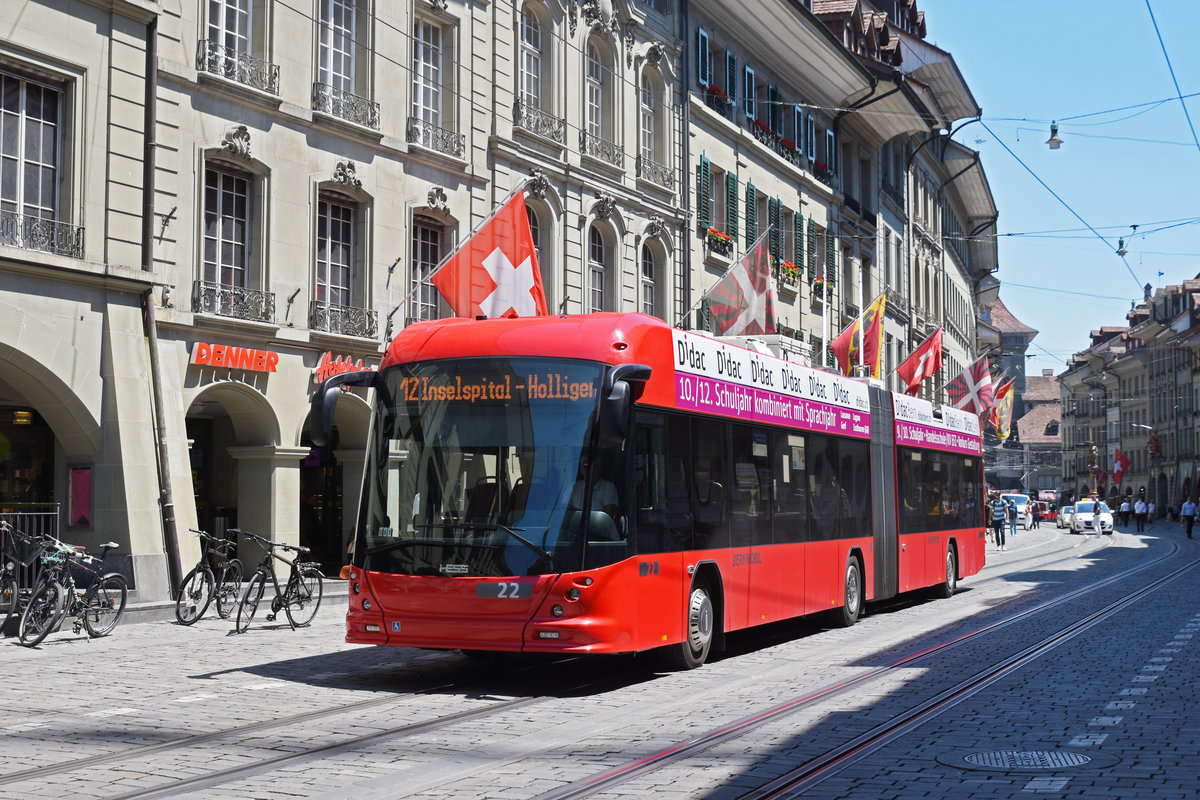Hess Trolleybus 22, auf der Linie 12, fährt durch die Spitalgasse. Die Aufnahme stammt vom 24.06.2020.