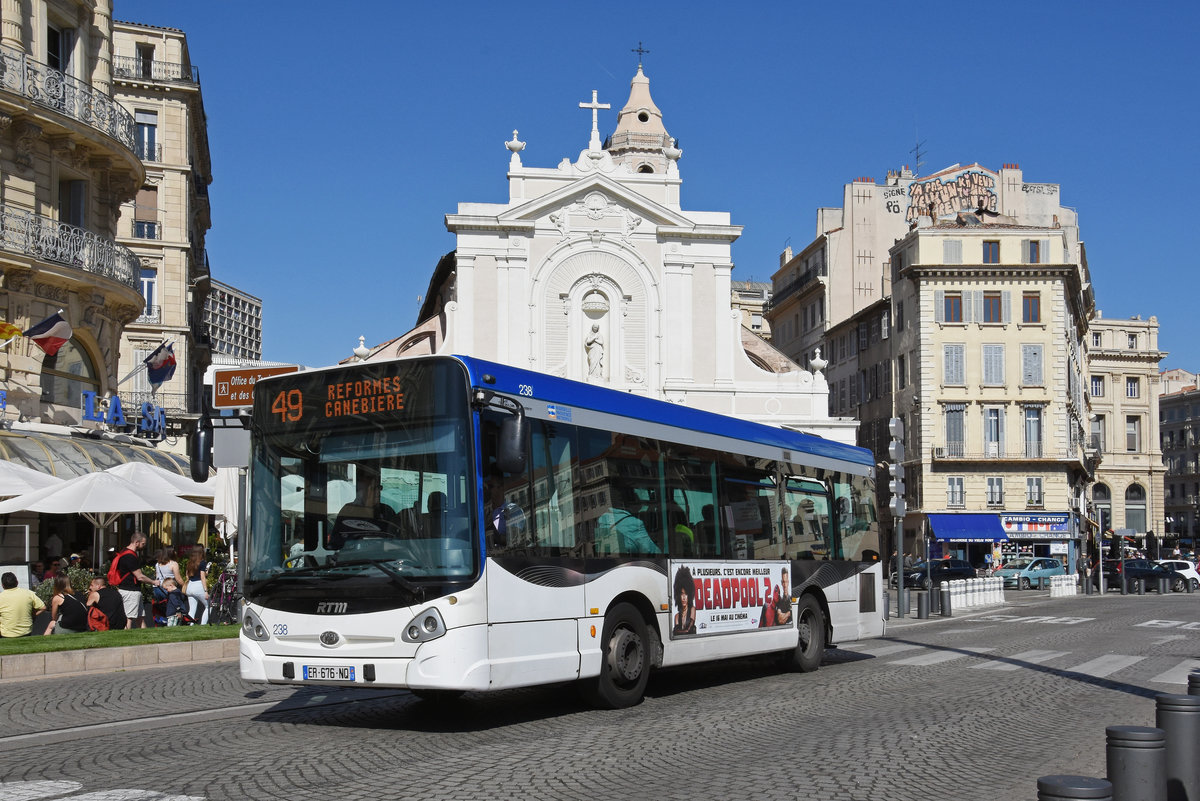 Heuliez GX Bus mit der Nummer 238, auf der Linie 49, ist in Marseille unterwegs. Die Aufnahme stammt vom 11.05.2018.