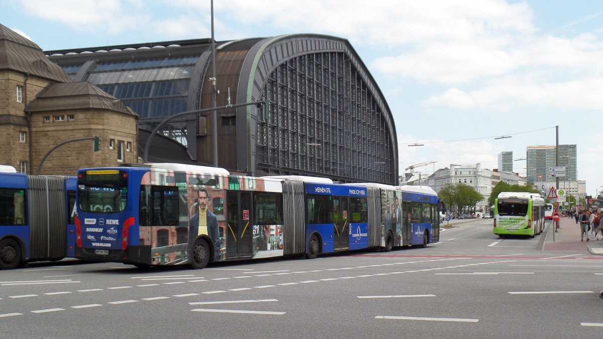 HHA 8510 (HH-HN 2590) am 28.4.2014 auf der Metrobus-Linie 6 nach Hauptbahnhof auf der Kreuzung Steintordamm/Steintorwall
