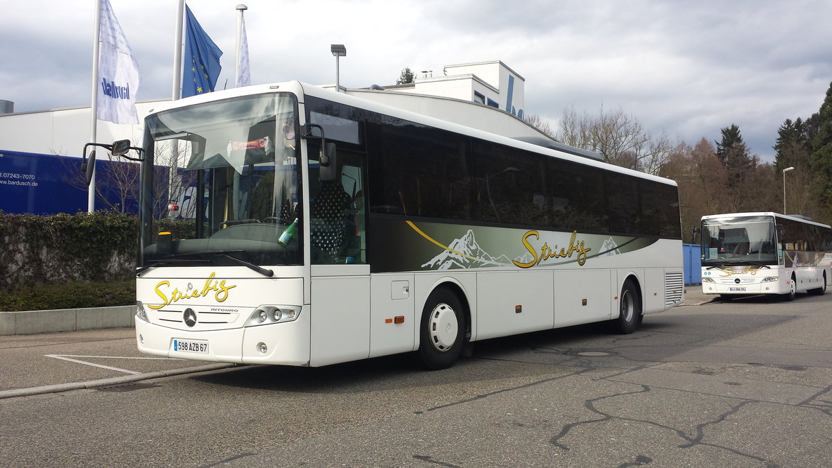 Hier ist der 598 AZB 67 von Striebig Reisen aus Frankreich im Badischem Ettlingen zu Besuch.