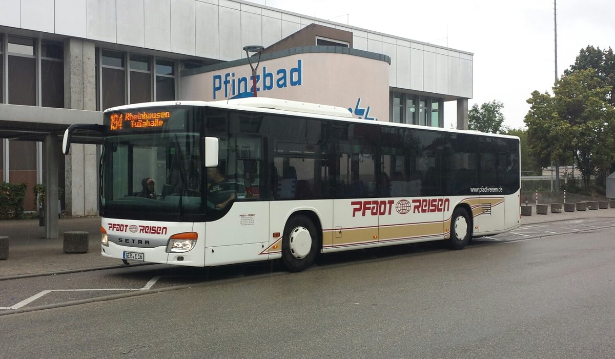 Hier ist der GER E 16 von Pfadt Reisen auf der Schulbuslinie 194 nach Rheinhausen Tullahalle unterwegs. Gesichtet am 21.09.2018 am Schulzentrum in Phillipsburg.
