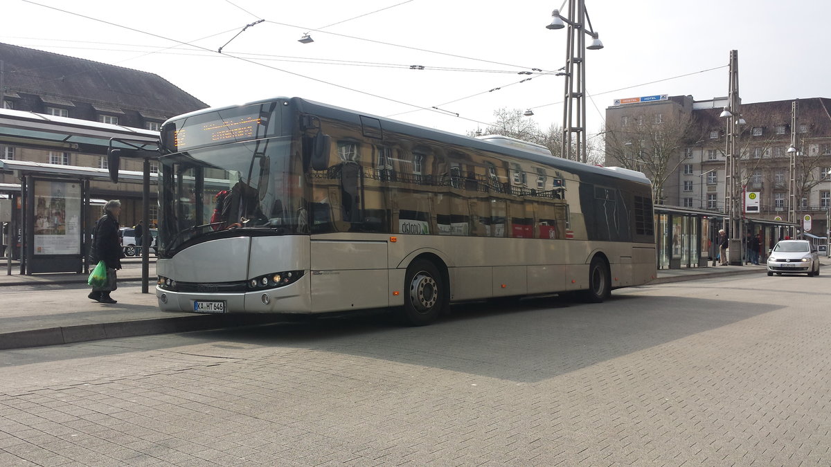 Hier ist der KA HT 646 der Hagro Transbus GmbH auf der Buslinie 62 zum Entenfang über die Heidenstückersiedlung unterwegs. Gesichtet am 27.03.2018 am Hauptbahnhfo in Karlsruhe.