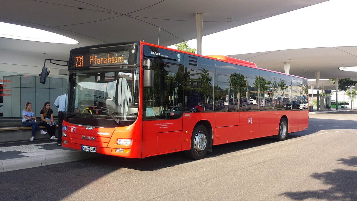 Hier ist der KA SB 515 der Südwestbus als Linie 731 aus Königsbach nach Pforzheim zurück gekommen. Gesichtet am Pforzheim BHF am 29.06.2018.