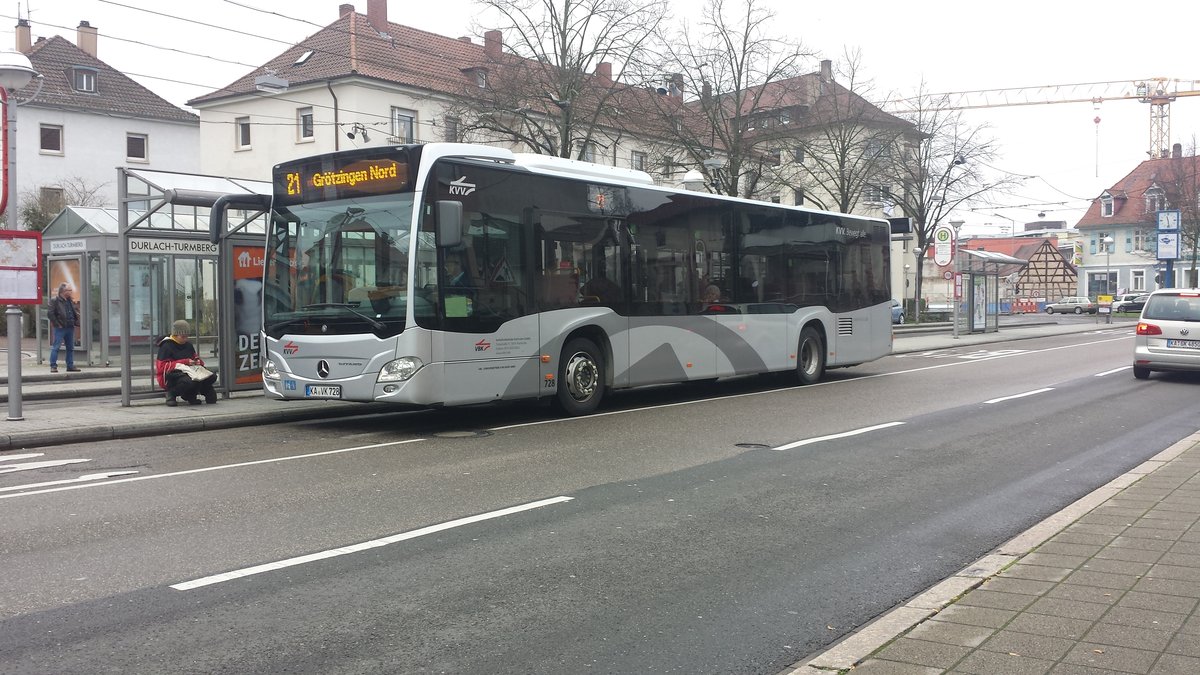 Hier der KA VK 728 der VBK auf der Linie 21 nach Grötzingen Nord. Gesichtet am Karlsruhe Durlach Turmberg am 27.01.18.
