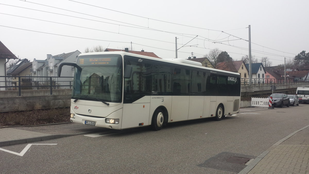 Hier ist der PF L 8140 von Engel Reisen auf der Buslinie 118 nach Grünwettersbach über Mutschelbach unterwegs. Gesichtet am 26.03.2018 am Bahnhof Langensteinbach.