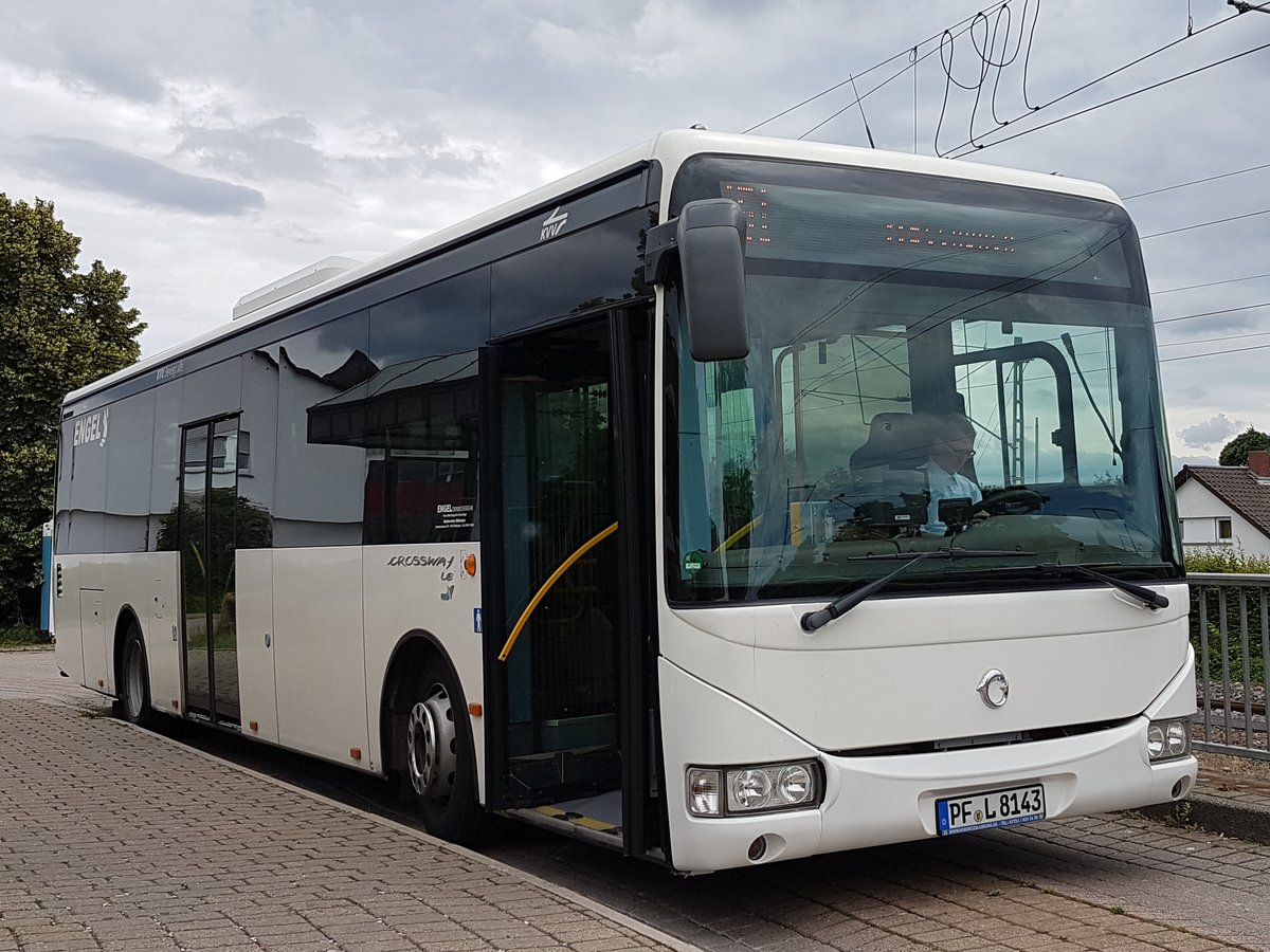 Hier ist der PF L 8143 von Engel Reisen auf der Buslinie 151 nach Wöschbach im Einsatz. Abgelichtet am 15 Juni 2019 am Bahnhof in Berghausen.