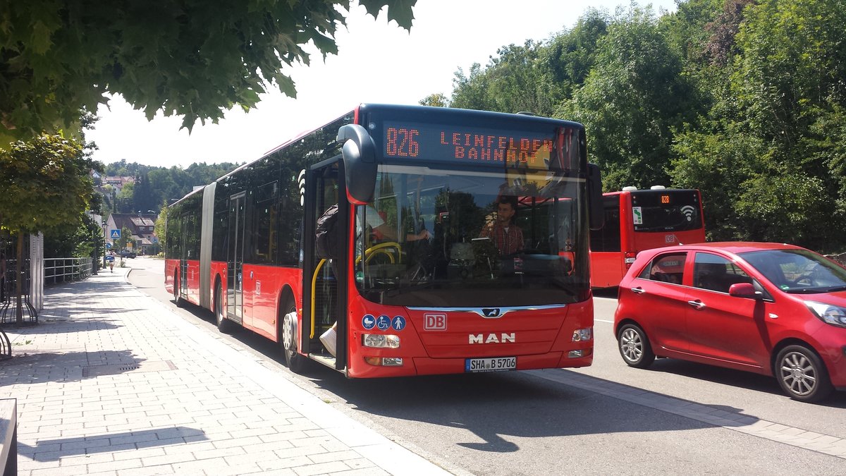 Hier ist der SHA B 5706 der FMO auf der Buslinie 826 nach Leinfelden Bahnhof unterwegs. Gesichtet am Postamt in Waldenbuch am 19.07.2018.