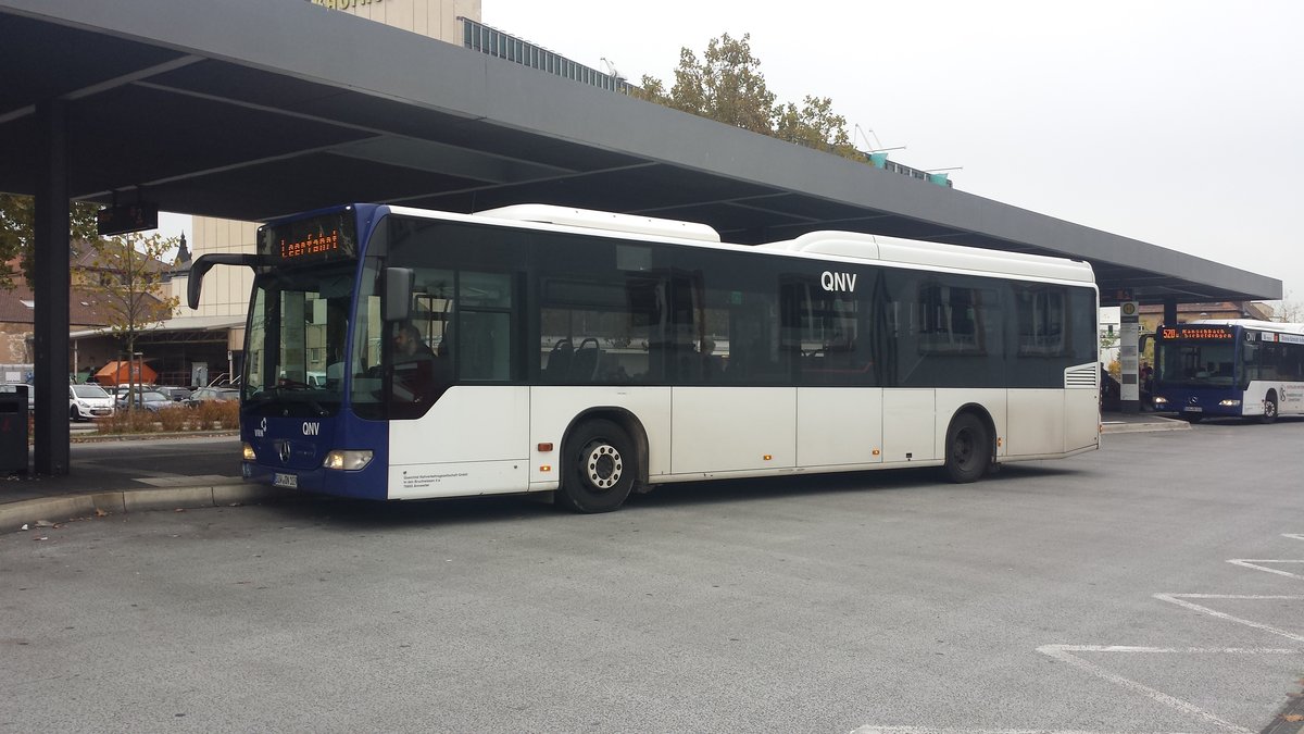 Hier ist der SÜW QN 109 von der QNV auf dem Weg zum Busparkplatz. Gesichtet am 31.10.2018 am Hauptbahnhof in Landau.