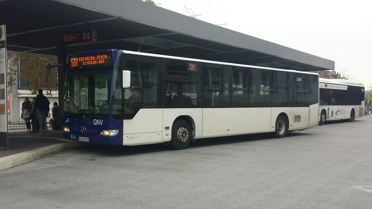 Hier ist der SÜW QN 200 von der QNV auf der Buslinie 537 nach Ebernberg Zentrum über Landau Klinikum und HBF unterwegs. Gesichtet am 31.10.2018 am Hauptbahnhof in Landau.