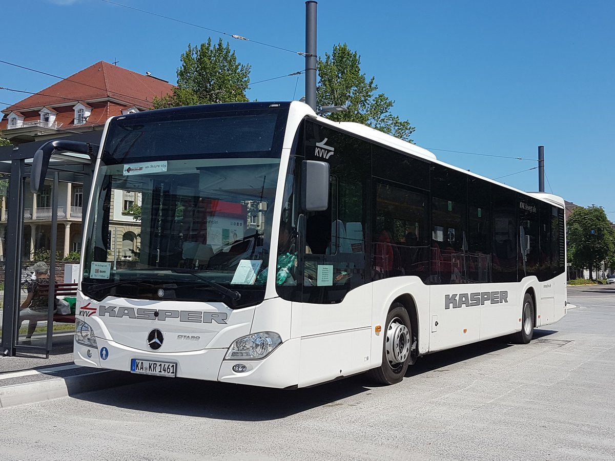 Hier wartet der KA KR 1461 von Kasper Reisen auf seinen nächsten Einsatz für FMO. Gesichtet am 19 Juni 2019 am Durlacher Tor in Karlsruhe.