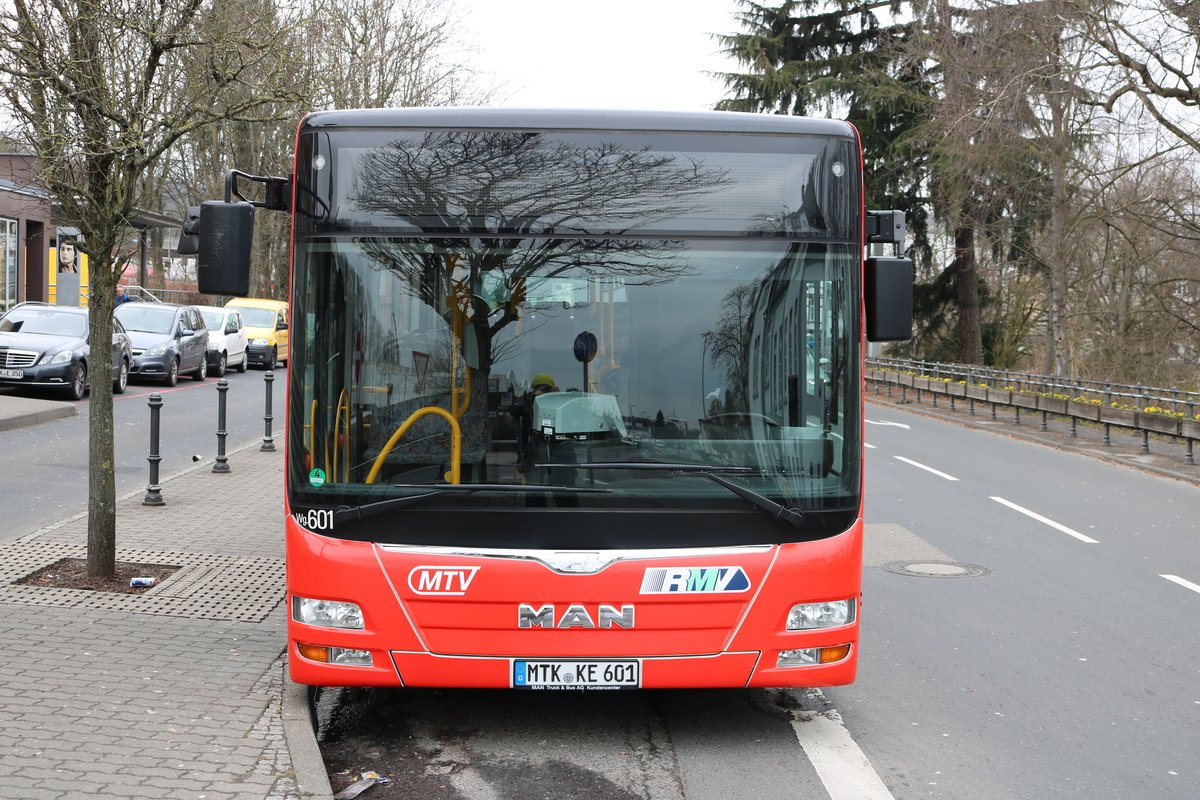 HLB Bus MAN Lions City am 17.03.18 in Hofheim (Taunus) Bahnhof