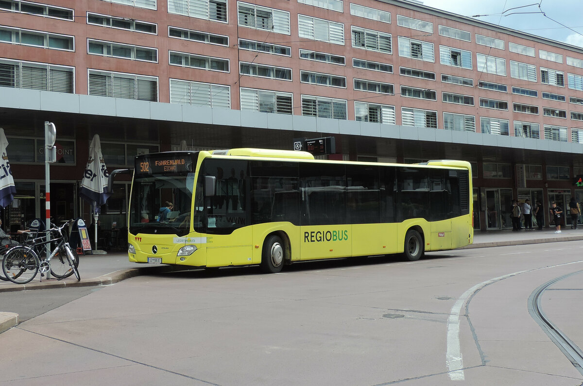 Innsbruck - 24. August 2021 : Citaro C2 des Unternehmen Ledermaier vor dem Bahnhof.