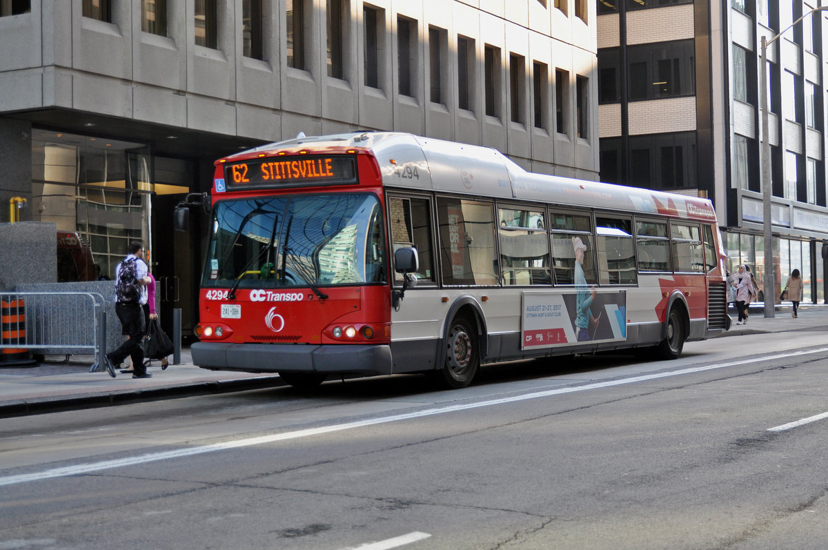 Invero D 40i Bus mit der Nummer 4294, auf der Linie 62 unterwegs in Ottawa. Die Aufnahme stammt vom 18.07.2017.