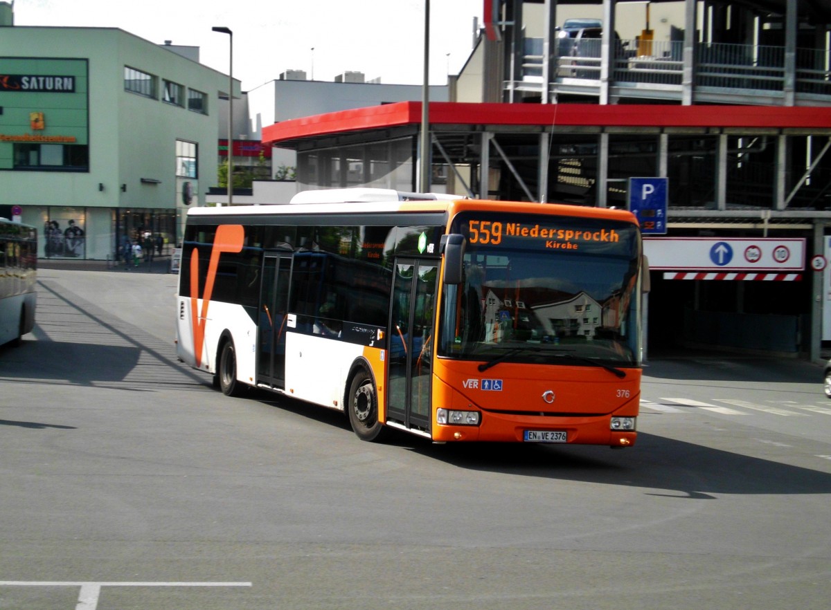 Irisbus Axer auf der Linie 559 nach Niedersprockhövel Kirche am S-Bahnhof Hattingen Mitte.(31.5.2014)
