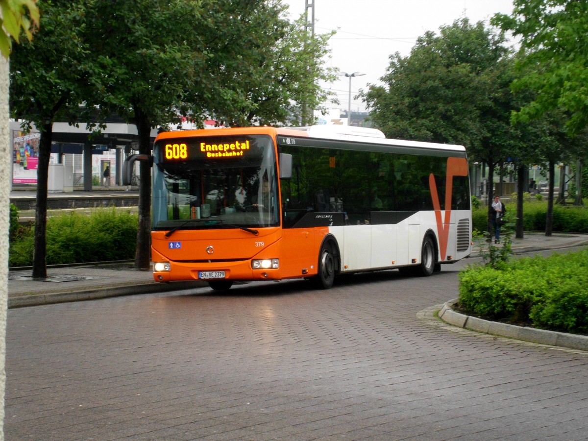 Irisbus Axer auf der Linie 608 nach Ennepetal Busbahnhof am S-Bahnhof Wuppertal Oberbarmen.(28.5.2014)
