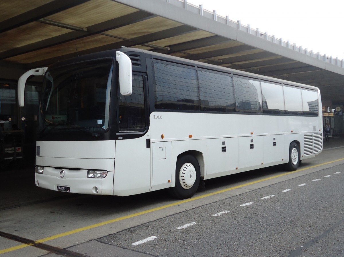Irisbus Illiade, Arme Suisse, Zurich Airport 29.08.2013
. Transport des musiciens militaires