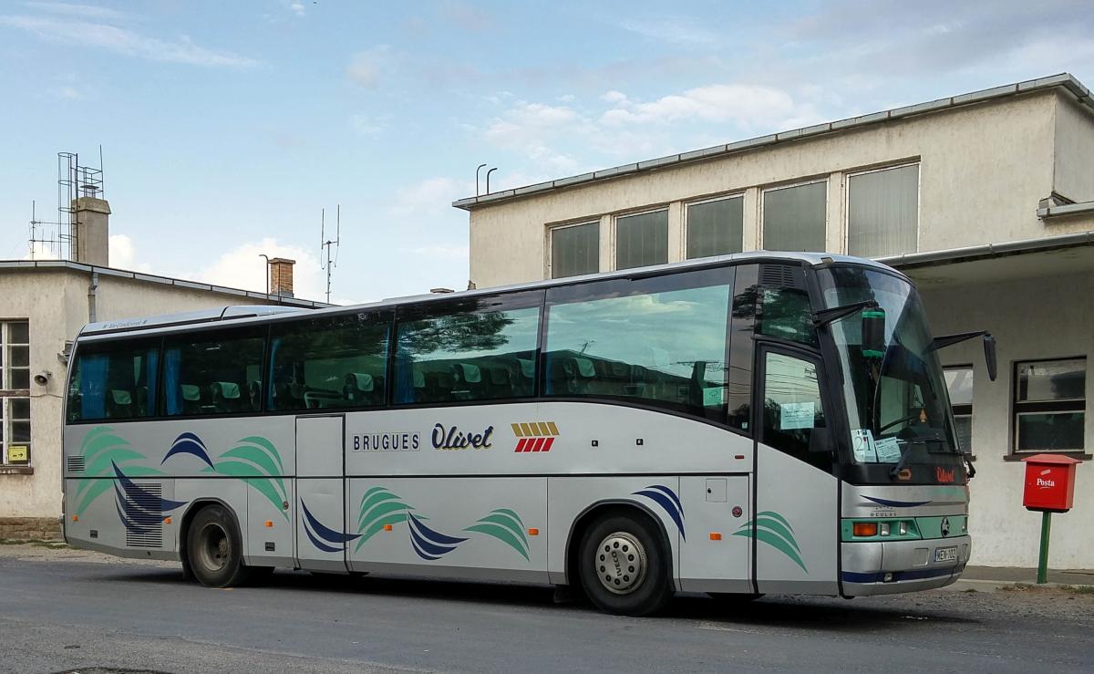 Iveco-Beulas Stergo. Eine Privatfirma hat den Bus als Gebrauchtwagen von Spanien (Olivet Tours) für Zugersetzungszwecke gekauft. Foto: 22.07.2017, Sárbogárd, Ungarn.
Vermutlich dieser Bus war in den 90ern am Brandenburger Tor, siehe: https://www.flickr.com/photos/67638741@N00/5272455494/in/photolist-92UHk5-92RAYP-92Rztx-92RzLF-92UHE9-92RzB8-92UHHL-92UKBh-92UHd1-92UK6b-8WAHwB-8WAEMi-8WAM7P-8WDJSh-8WDLvE-8WDQvy-8WAL9g-8WDMCq-8WDQJb-8WAJJn-8WDMTh-8WDNNq-8WAJRx-8WDMKq-8WDNjo-8WDM6d-8WDKa1-8WDN8j-8WDKWb-8WDHWL-8WACKp-8WDFLf-8WDHpA-8WDHRu-8WAEfM-8WDNK3-8WDMEG-8WDRzW-8WANyT-8WAMoP-8WAKuK-8WDSDA-8WDLA7-8WAGRx-8WAK5P-8WDLXY-8WDP4W-8WDQAs-8WDRwN-8WAMcr