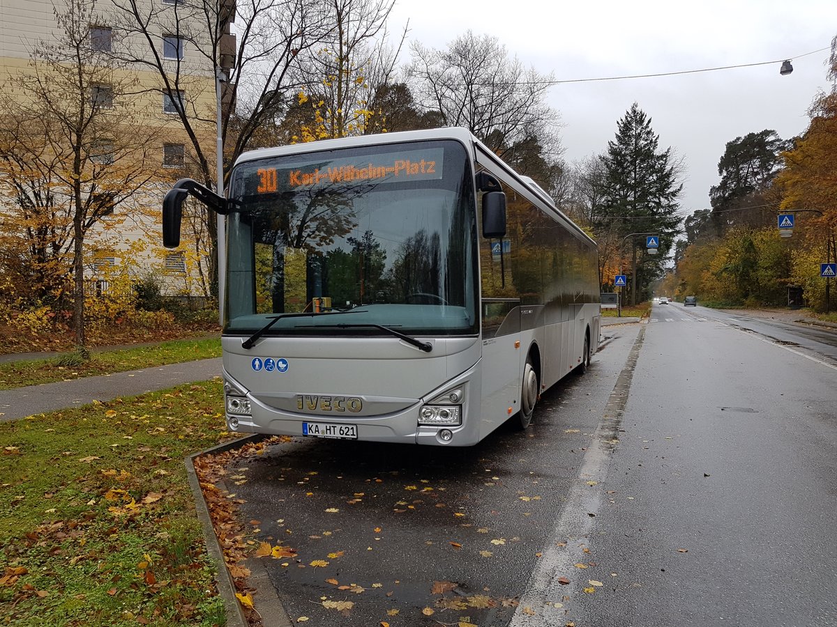 Iveco Crossway LE KA-HT 621 von Hagro an der Elbinger Straße in Karlsruhe am 11.11.2017.
