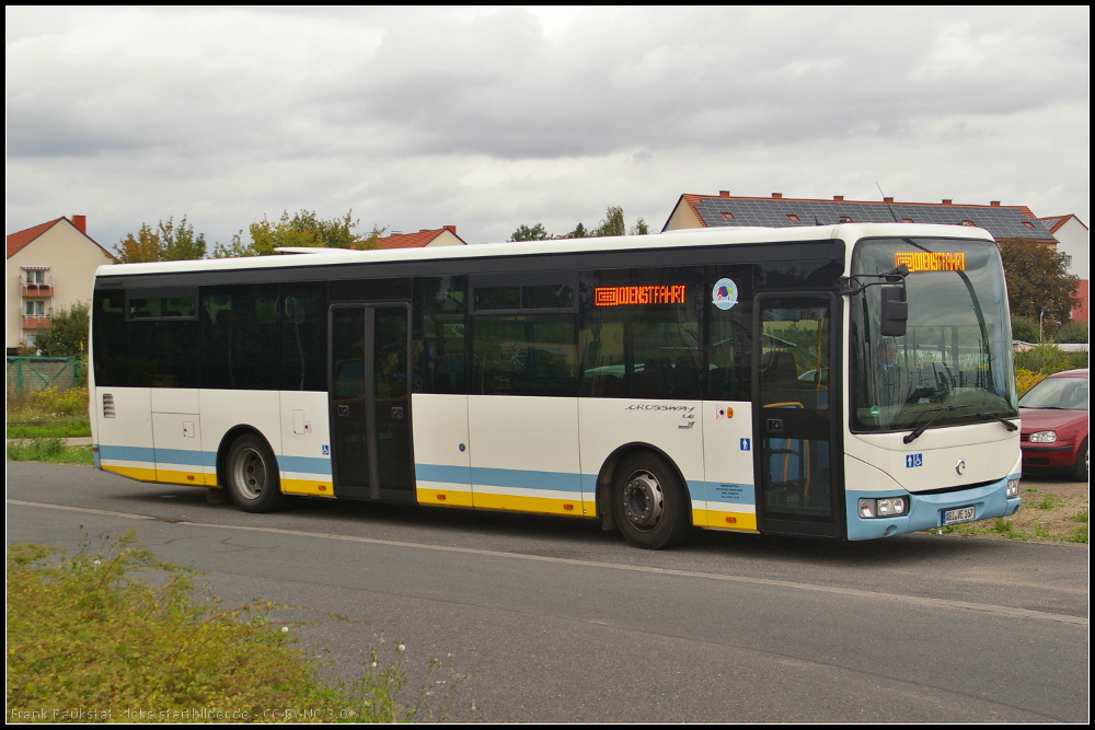 Iveco Irisbus Crossway LE, der Fa. Omnibusbetrieb Wolfgang Sger in 06901 Kemberg, am 15.09.2013 auf Dienstfahrt in Lutherstadt Wittenberg