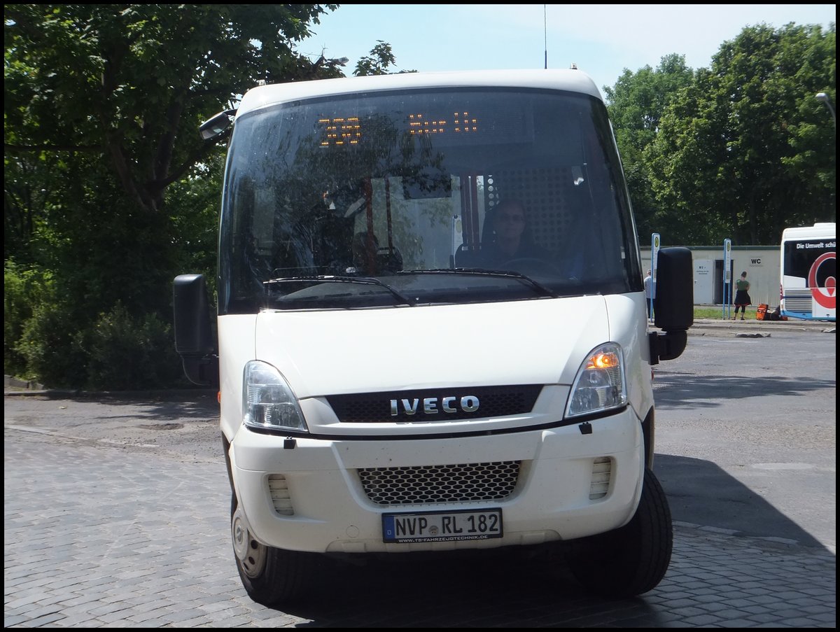 Iveco Kleinbus der Kraftverkehrsgesellschaft mbH Ribnitz-Damgarten in Stralsund am 10.06.2014