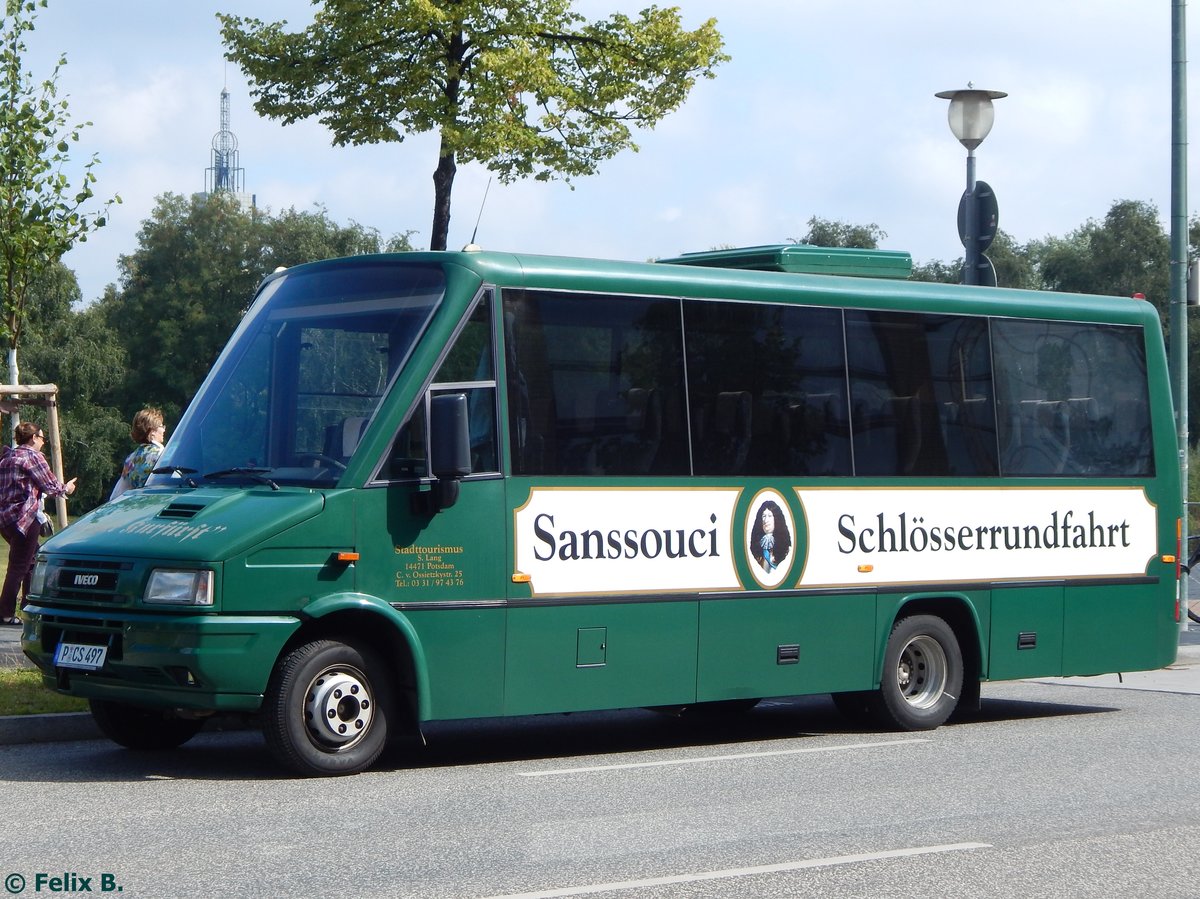 Iveco von Schlösserrundfahrten Tour  Alter Fritz  aus Deutschland in Potsdam am 24.08.2015