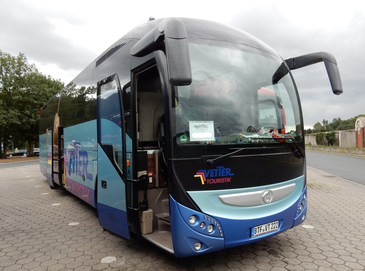 IVECO/Irisbus Reisebus der Vetter Touristik GmbH Salzfurtkapelle am 29.08.16 auf einem Rastplatz an der A2 bei Magdeburg