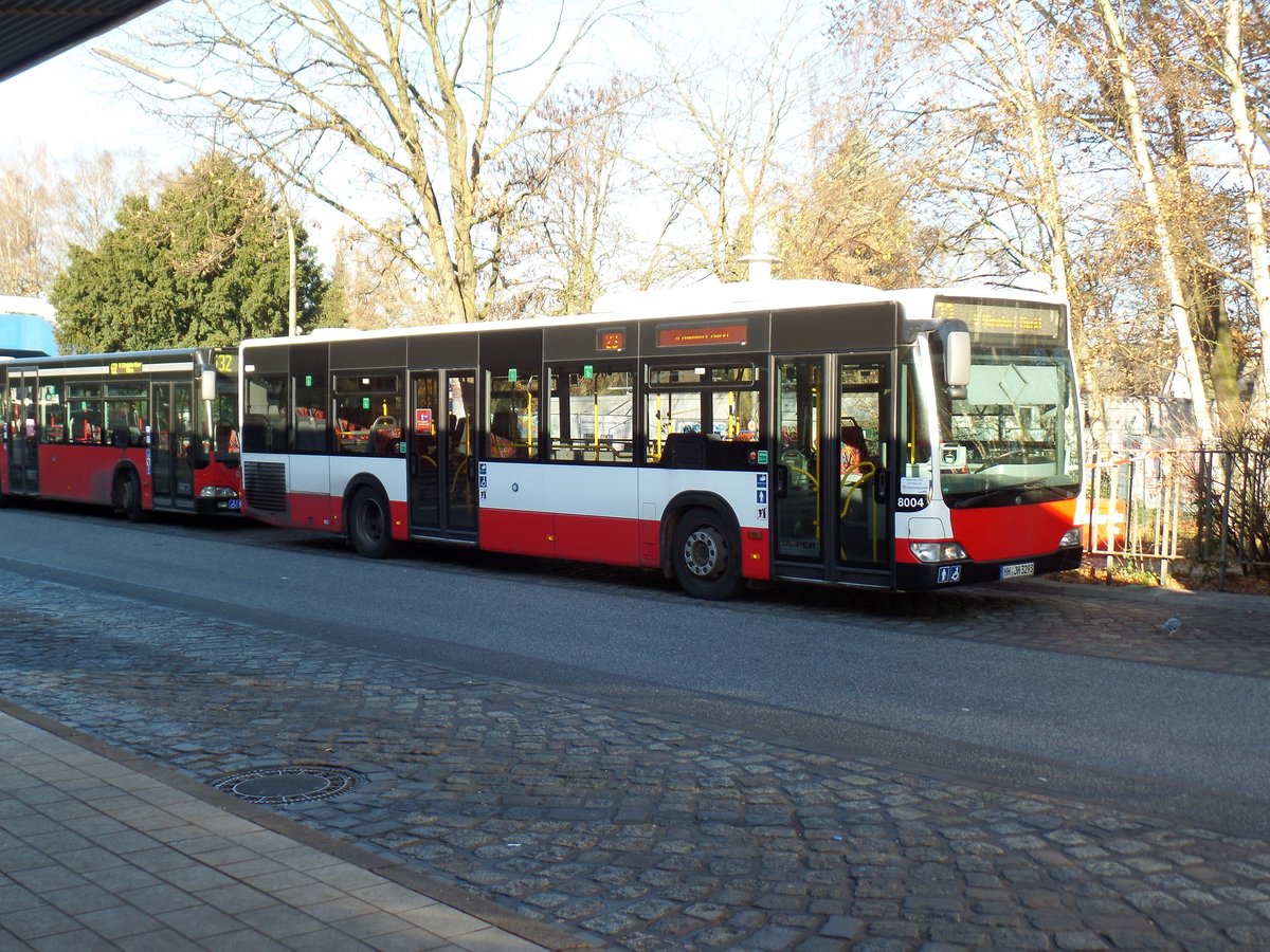 Jasper 8004 (HH-JH 3293 am 29.11.2016, Endstation U-Bahn Billstedt, Linie 23, / EvoBus MB O 530 Facelift, EZ 01.2009 als 8104, umgenummert: 04.2009 in 8304, 01.2016 in 8004 / 