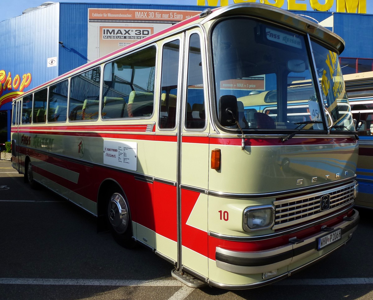 Kssbohrer-Setra S130H, Baujahr 1972, Henschel-Diesel mit 11864ccm und 240PS, 42 Sitzpltze, Europatreffen historischer Busse in Sinzheim, April 2014