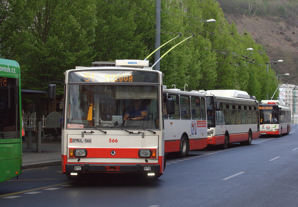 Linie 51 nach MIROVA, abfahrend in Usti nad Labem. 26.04.2019 17:29 Uhr.