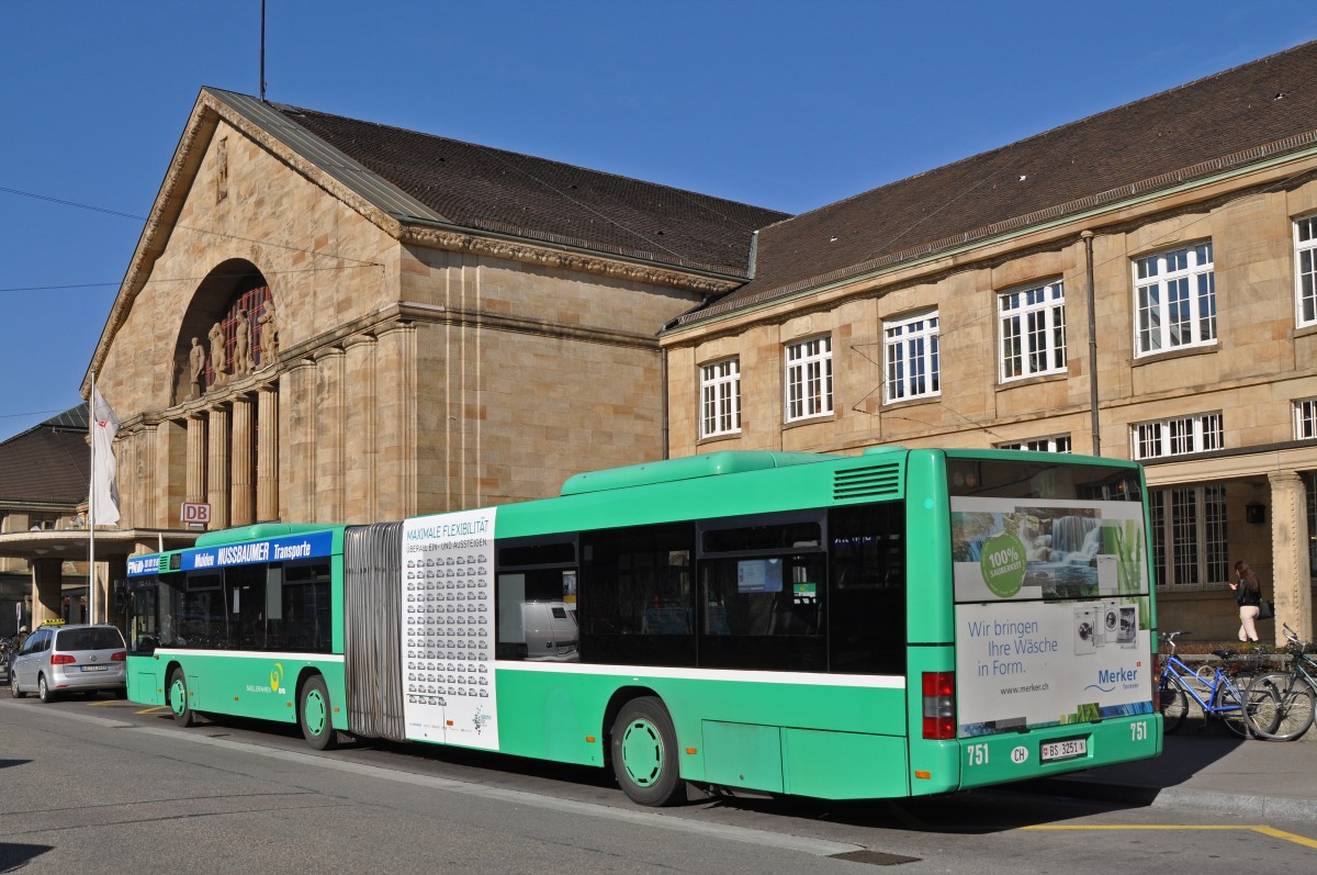 MAN Bus 751 wartet an der Endstation der Linie 30 am Badischen Bahnhof. Die Aufnahme stammt vom 06.03.2015.