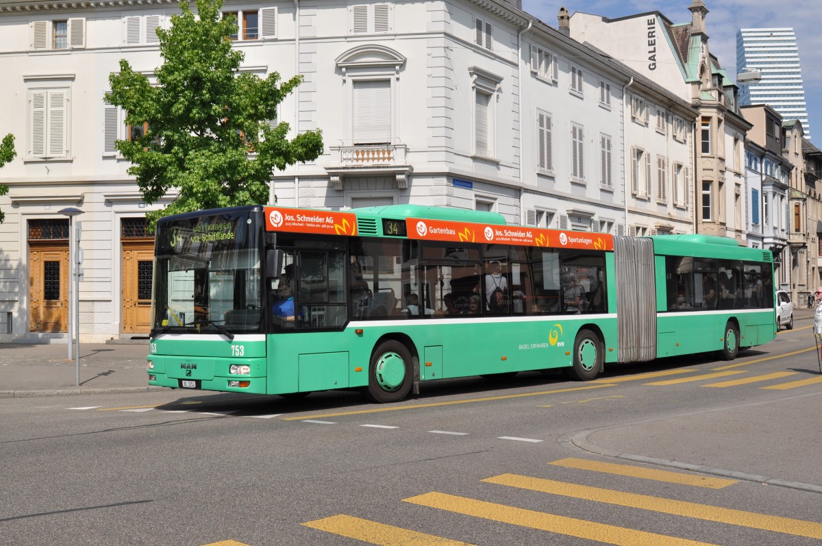 MAN Bus 753 auf der Linie 34 fährt zur Haltestelle am Wettsteinplatz. Die Aufnahme stammt vom 11.06.2015.