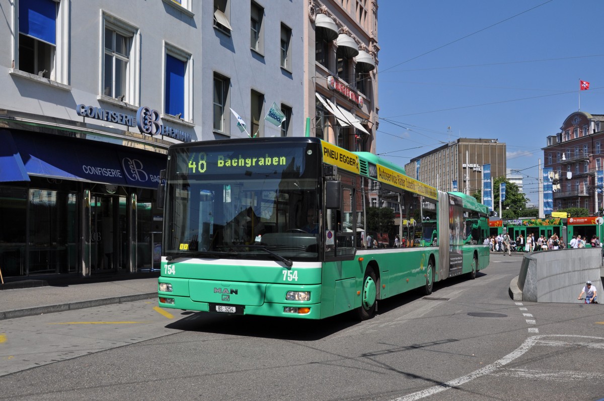 MAN Bus 754 auf der Linie 48 am Bahnhof SBB. Die Aufnahme stammt vom 16.07.2014.
