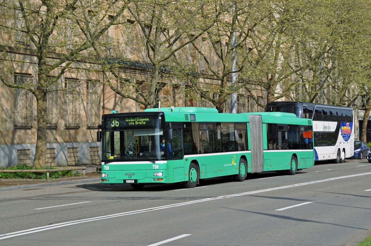 MAN Bus 759 auf der Linie 36 fährt zur Haltestelle am Badischen Bahnhof. Die Aufnahme stammt vom 18.04.2015.