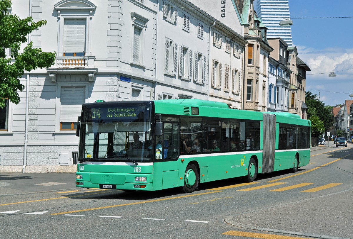MAN Bus 763 auf der Linie 34 fährt zur Haltestelle am Wettsteinplatz. Die Aufnahme stammt vom 27.06.2015.