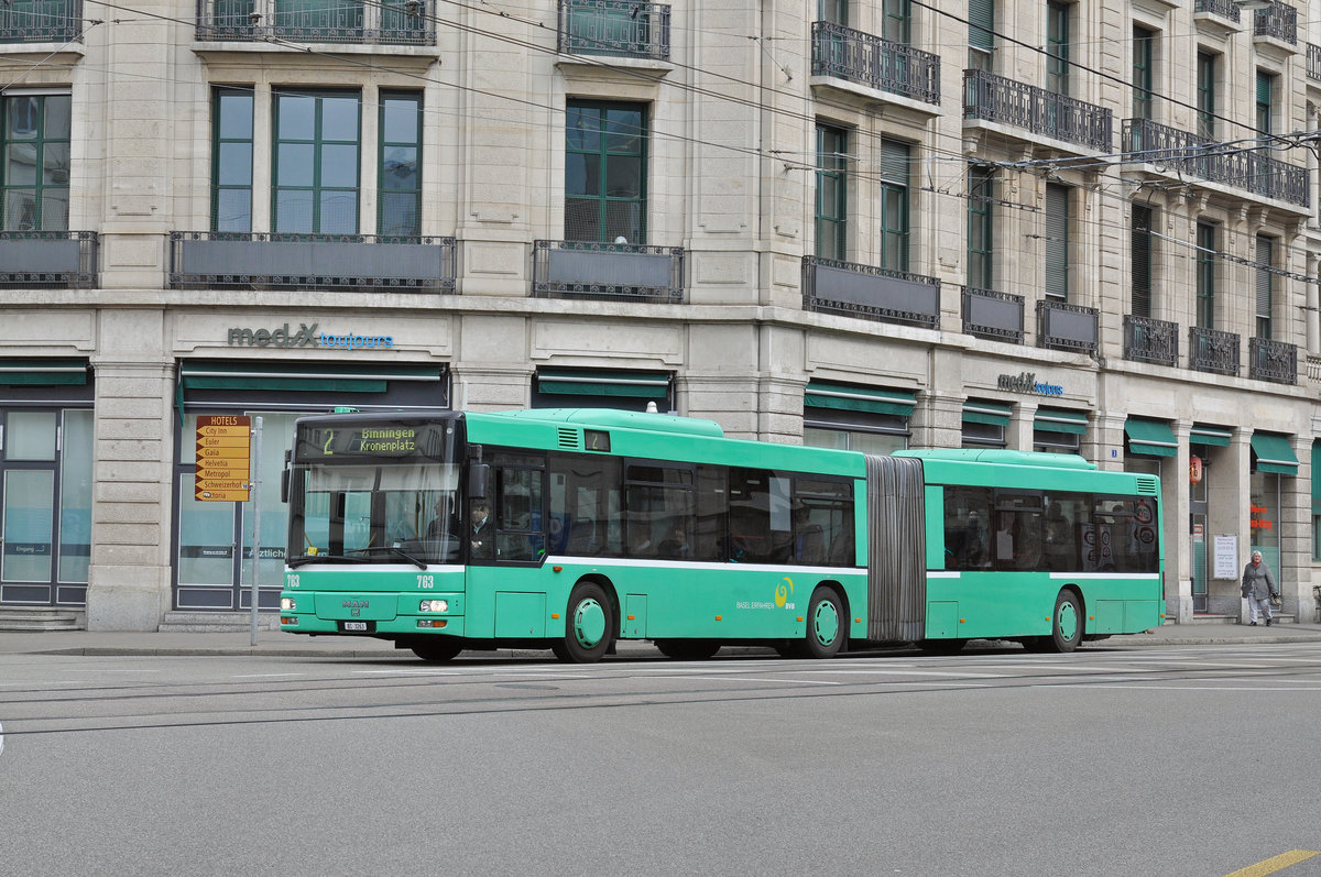 MAN Bus 763 im Einsatz für die wegen einer Baustelle umgeleiteten Linie 2. Hier fährt der Bus zur Haltestelle Markthalle. Die Aufnahme stammt vom 24.03.2017.
