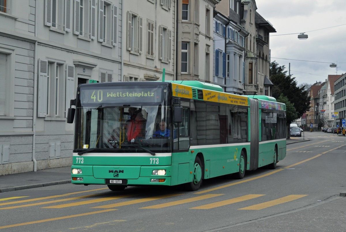 MAN Bus 773 auf der Linie 40, die nur an der Basler Fasnacht gefahren wird, kurz vor der Endstation am Wettsteinplatz. Die Aufnahme stammt vom 24.02.2015.
