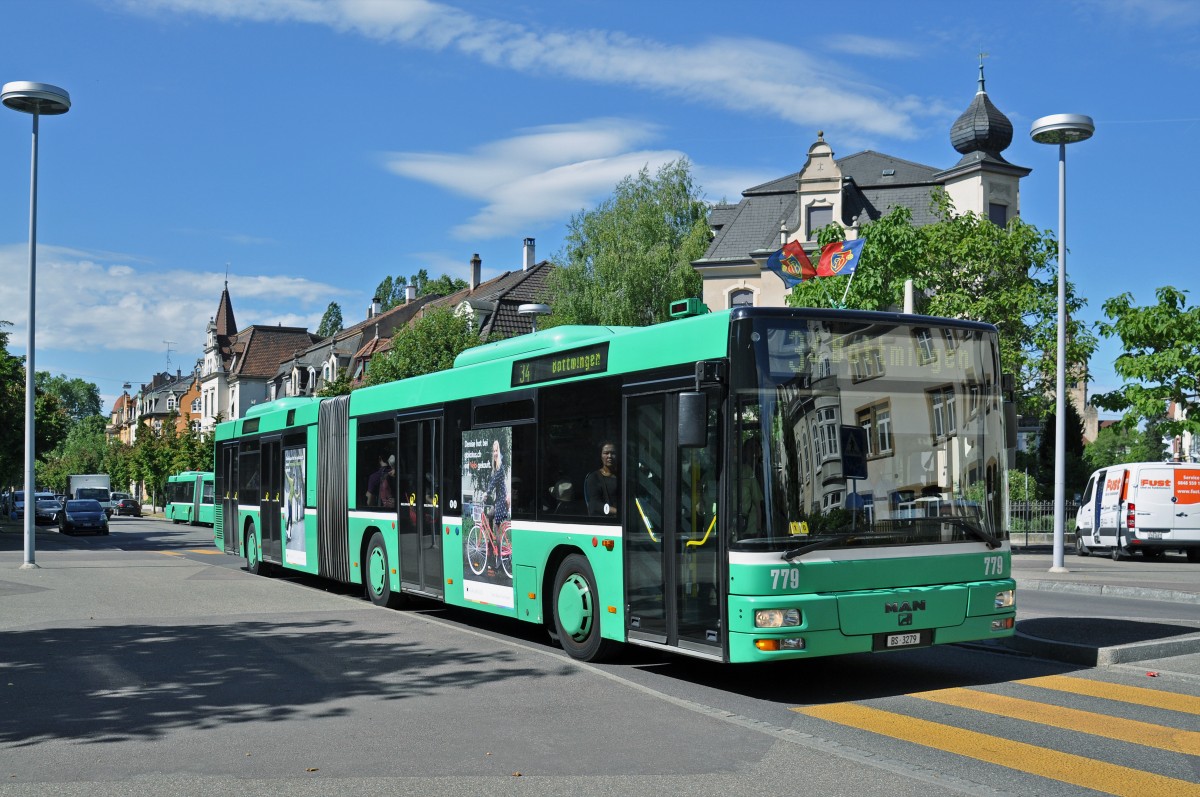 MAN Bus 779 auf der Linie 34 fährt zur Haltestelle Rütimeyerplatz. Die Aufnahme stammt vom 03.06.2015.