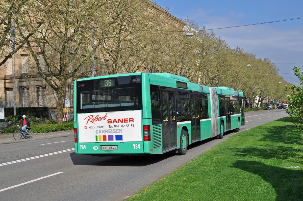 MAN Bus 784 auf der Linie 36 fährt zur Haltestelle Surinam. Die Aufnahme stammt vom 18.04.2015.