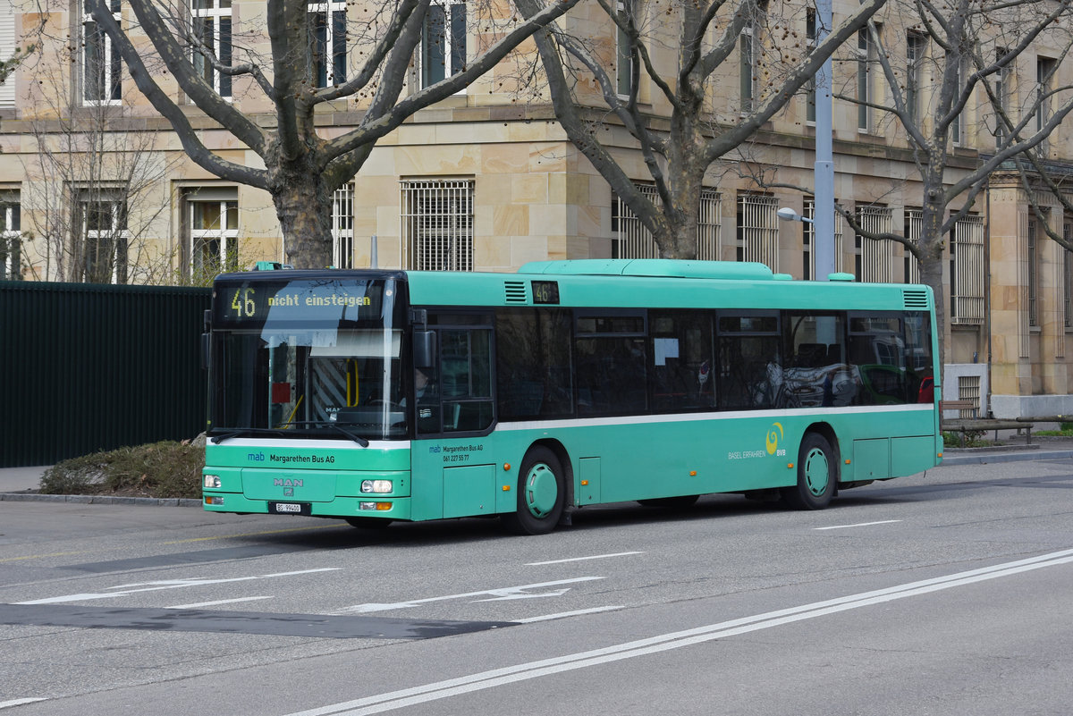 MAN Bus (ex BVB 823) der Margarethen Bus AG, auf der Linie 46, fährt zur Endstation am badischen Bahnhof. Die Aufnahme stammt vom 19.03.2021.