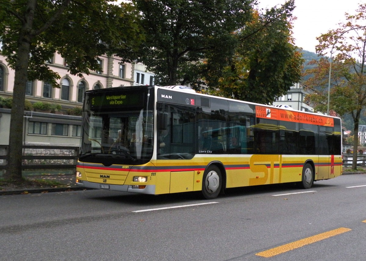 MAN Bus mit der Betriebsnummer 111 auf der Linie 6 kurz vor der Haltestelle Postbrcke. Die Aufnahme stammt vom 09.10.2013.
