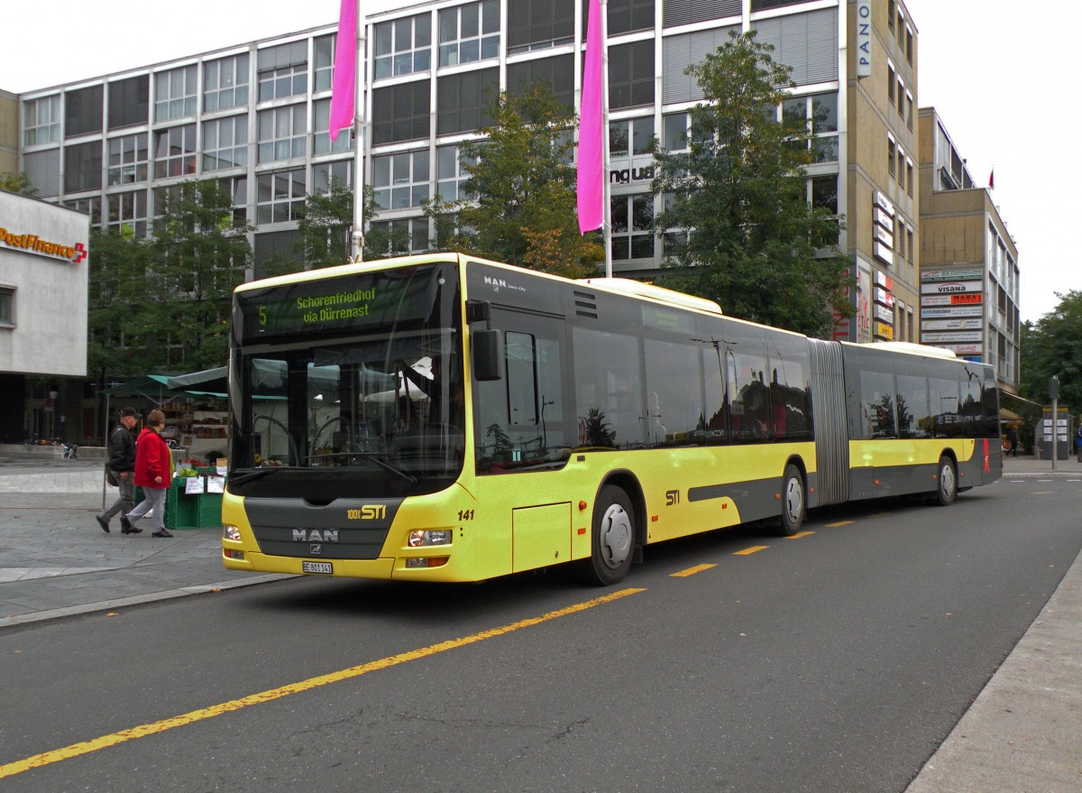 MAN Bus mit der Betriebsnummer 141 auf der Linie 5 am Bahnhof Thun. Die Aufnahme stammt vom 09.10.2013.