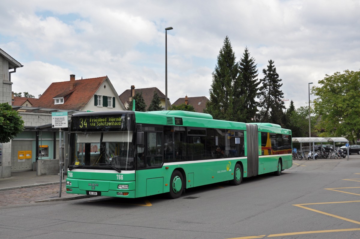 MAN Bus mit der Betriebsnummer 766 auf der Linie 34 an der Endstation in Bottmingen. Die Aufnahme stammt vom 16.05.2014.