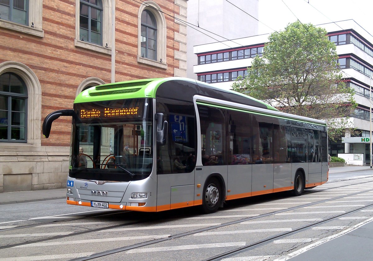 MAN Hybrid. Aufgenommen in Hannover während der Tram und Bus Parade anlässlich der 125 Jahr Feier der Üstra Hannover. Aufnahme vom 25.05.2017