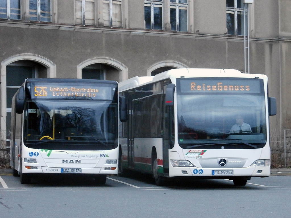 MAN Lion´s City Ü der Regionalverkehr Erzgebirge mit Mercedes-Benz Citaro LE der Regiobus Mittelsachsen in Chemnitz. (23.12.2014)