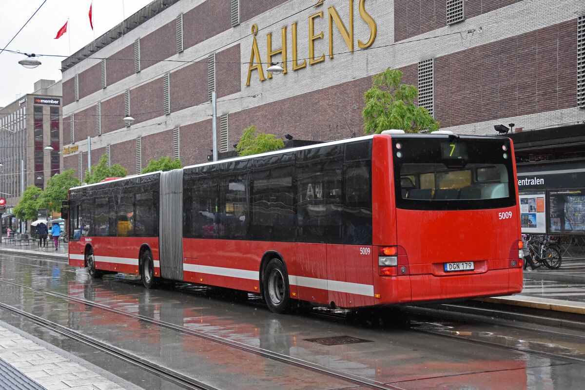 MAN Lions City 5009, auf der Tramersatzlinie 7, bedient am 02.06.2022 die Haltestelle T-Centralen.