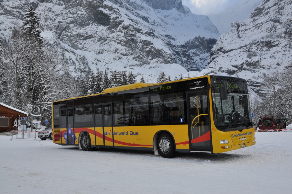 MAN Lions City von Grindelwald Bus beim Hotel Wetterhorn oberhalb von Grindelwald. Die Aufnahme stammt vom 31.12.2014.